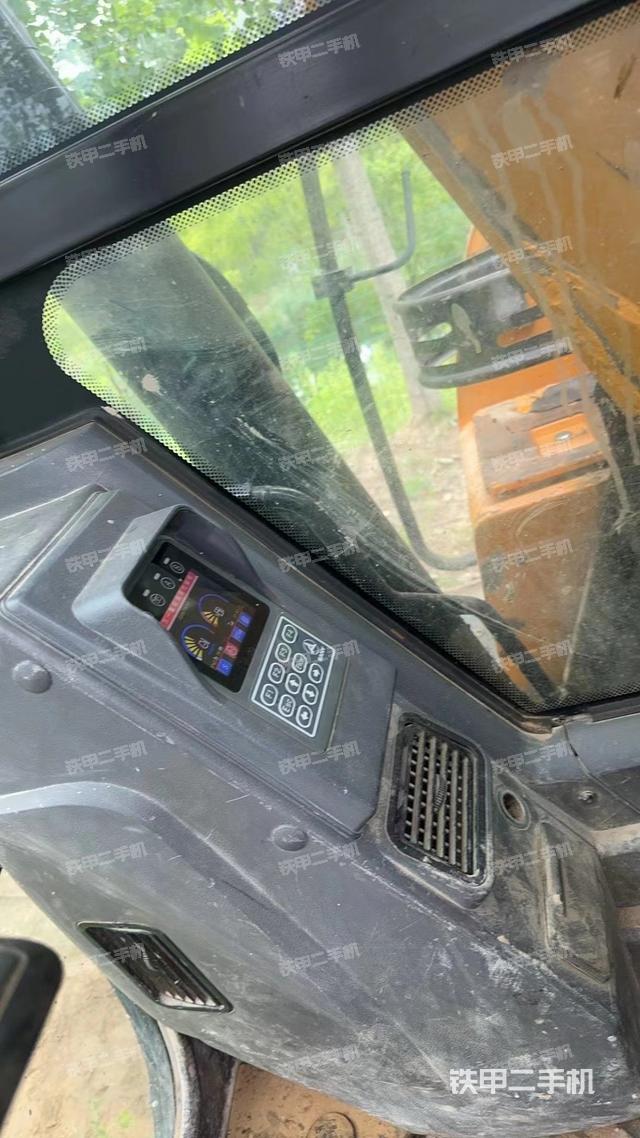 驾驶室整体（整机外观）