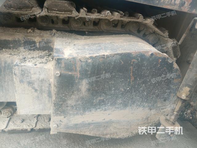 右驱动轮/右后轮（行走机构）