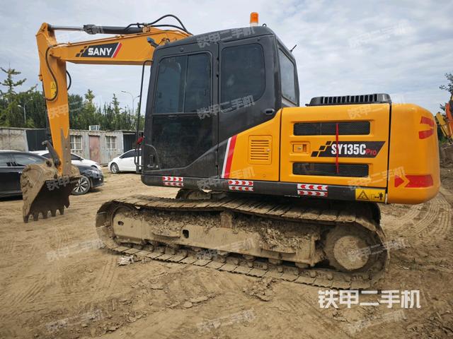 三一重工SY135C挖掘機(jī)