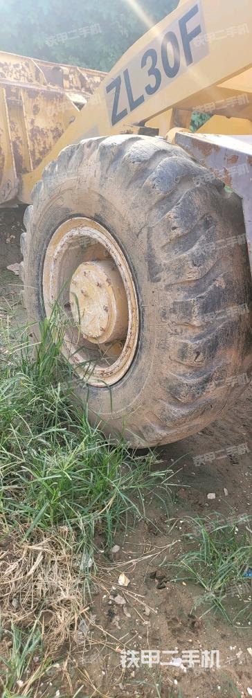 左前轮（行走机构）