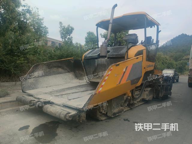 柳工CLG509E沥青摊铺机