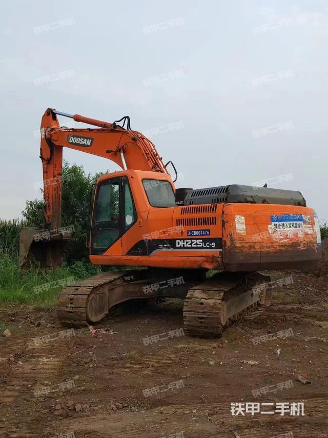 斗山DH225LC-9挖掘机