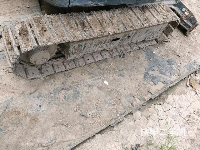 右侧履带整体 (行走机构) 右侧履带整体 (行走机构)