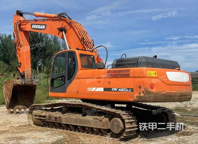 斗山DX420LC-9C挖掘机