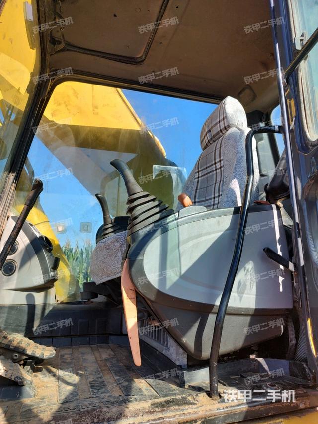 驾驶室整体（整机外观）