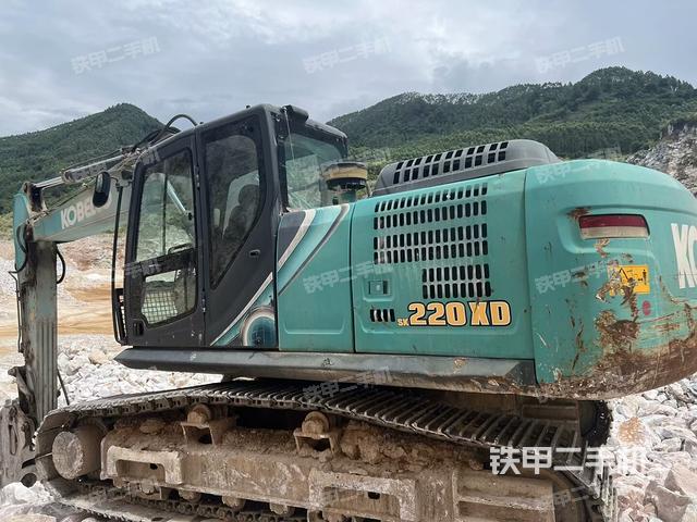 神钢SK220XD-10挖掘机