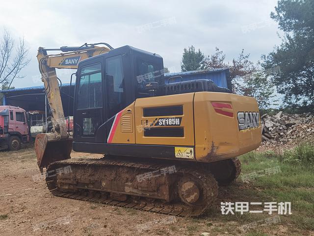 三一重工SY135C挖掘机