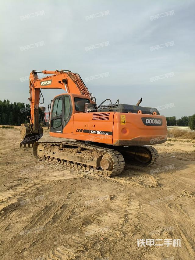 斗山DX300LCS挖掘機(jī)