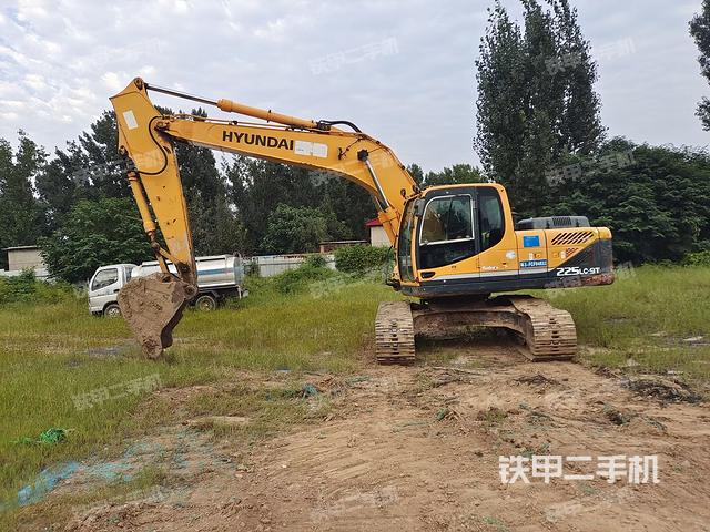 现代R225LC-9T挖掘机