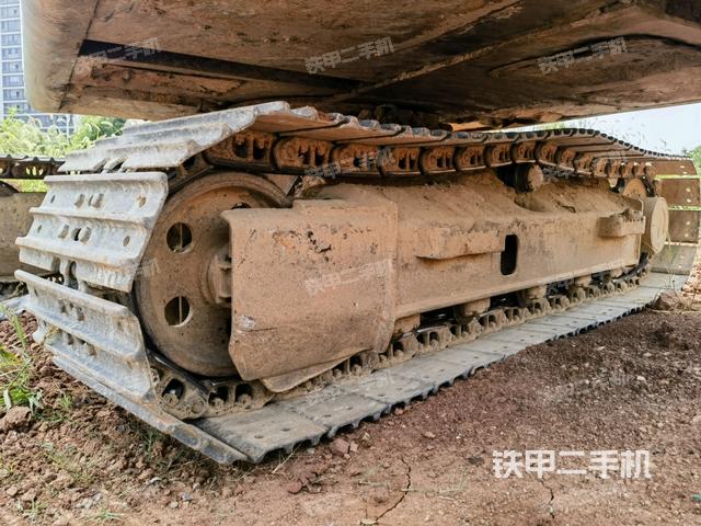 左侧履带整体 (行走机构) 左侧履带整体 (行走机构)