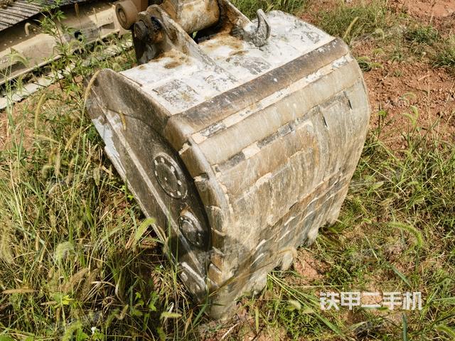 铲斗45度(工作和回转装置) 铲斗45度(工作和回转装置)