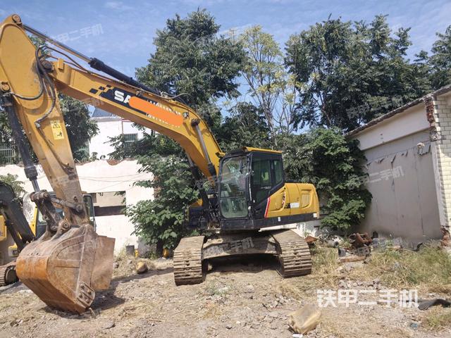 三一重工SY215C挖掘机