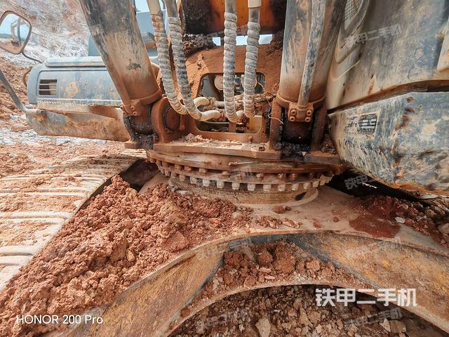 轉(zhuǎn)盤和下車架正前(工作和回轉(zhuǎn)裝置) 轉(zhuǎn)盤和下車架正前(工作和回轉(zhuǎn)裝置)