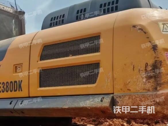 散熱器正面(大件艙室) 散熱器正面(大件艙室)