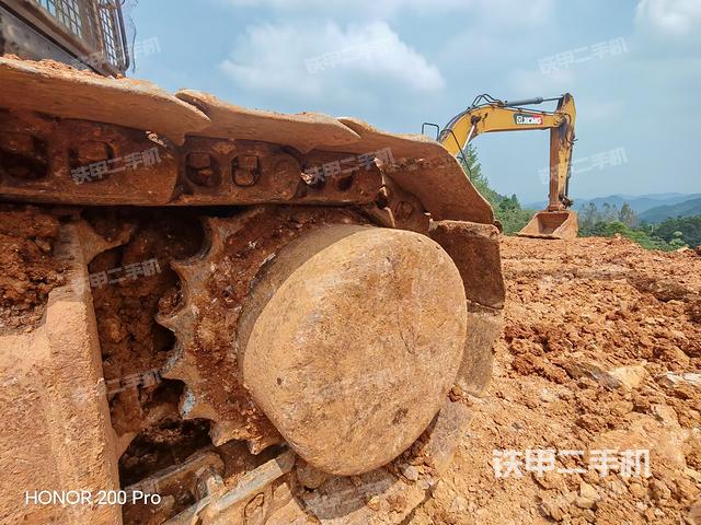左驅(qū)動(dòng)輪(行走機(jī)構(gòu)) 左驅(qū)動(dòng)輪(行走機(jī)構(gòu))