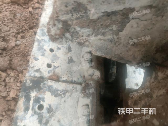 右驱动轮（行走机构）