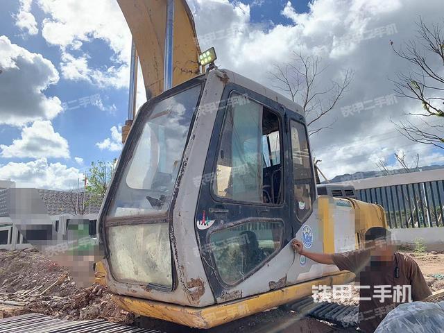 住友SH200挖掘机
