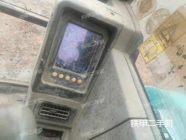 后窗玻璃角标（驾驶室部分）