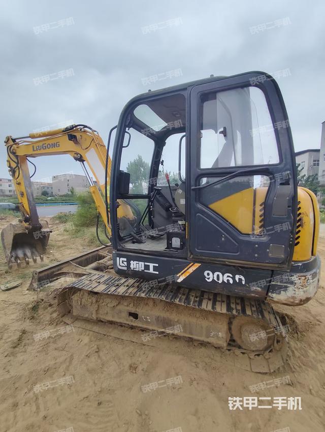 柳工CLG906D挖掘機(jī)