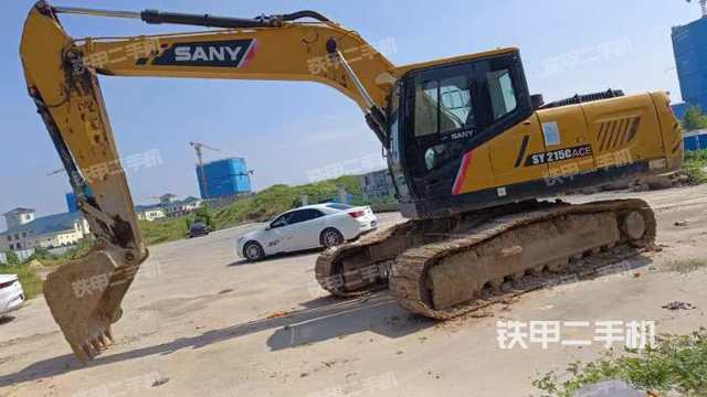 三一重工SY215C挖掘机