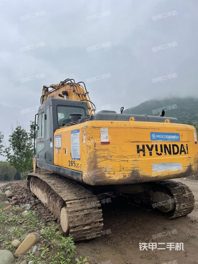 现代R225LC-7挖掘机