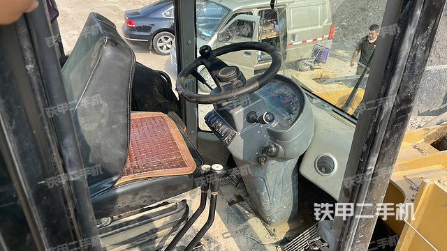 驾驶室操作台（整机外观及大件）