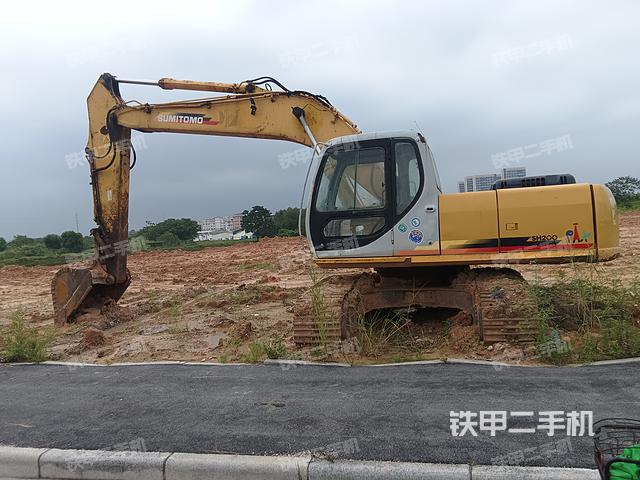 住友SH200A3挖掘机