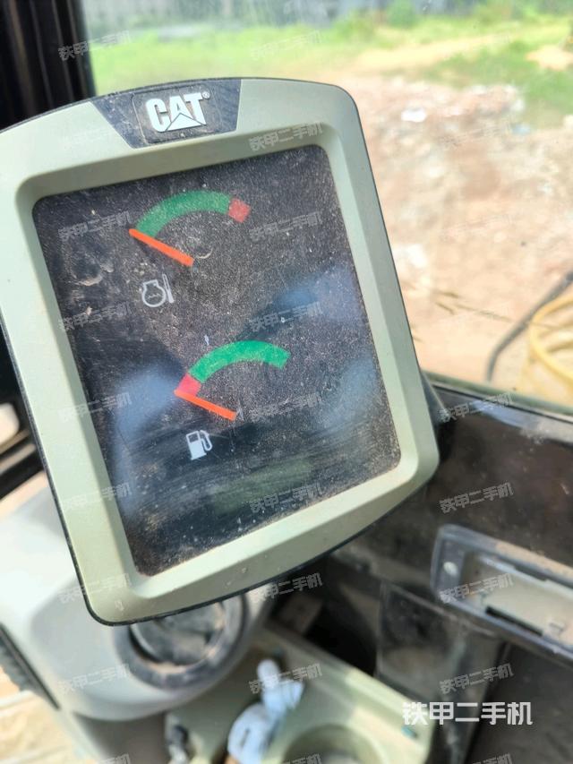 座椅右側(cè)控制臺(tái)/鑰匙門/油門/含右手柄（駕駛室部分）