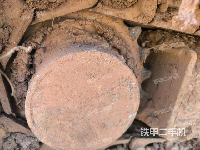 右側(cè)履帶整體?（行走機(jī)構(gòu)）