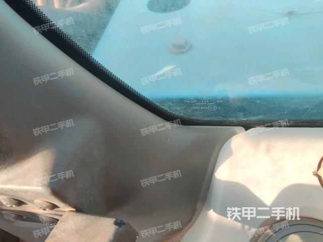 后窗玻璃角標(駕駛室部分) 后窗玻璃角標(駕駛室部分)