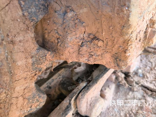 左側(cè)行走馬達(dá)蓋板（行走機(jī)構(gòu)）