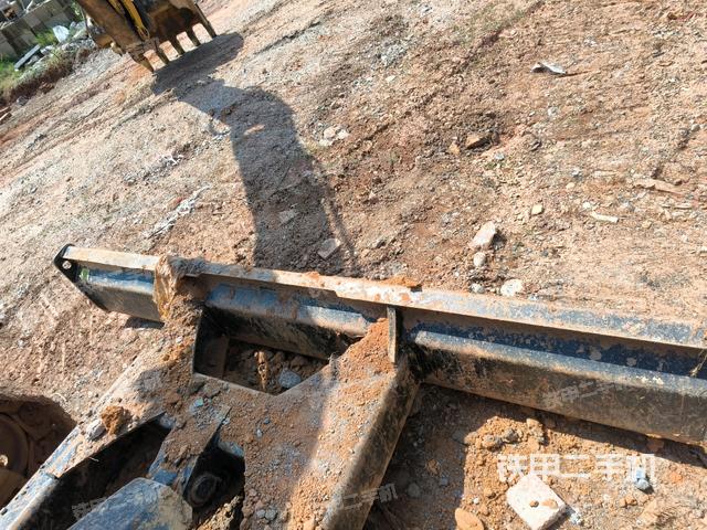 左導(dǎo)向輪（行走機(jī)構(gòu)）