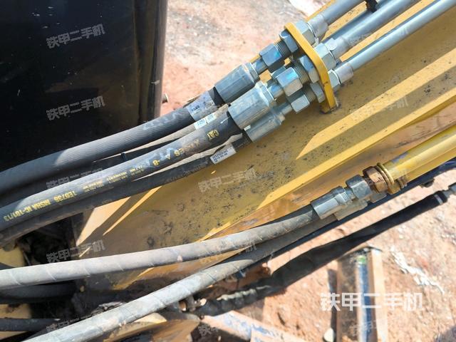 轉(zhuǎn)盤和下車架正前（工作和回轉(zhuǎn)裝置）