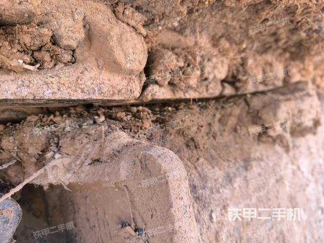 左驅(qū)動(dòng)輪（行走機(jī)構(gòu)）