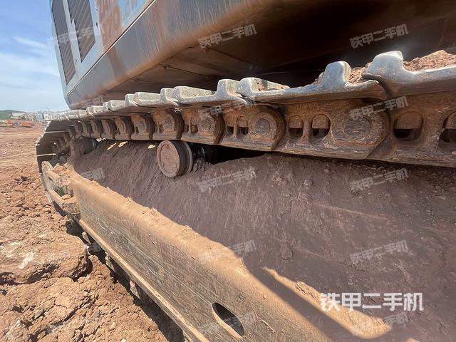 右側(cè)履帶整體(行走機構(gòu)) 右側(cè)履帶整體(行走機構(gòu))