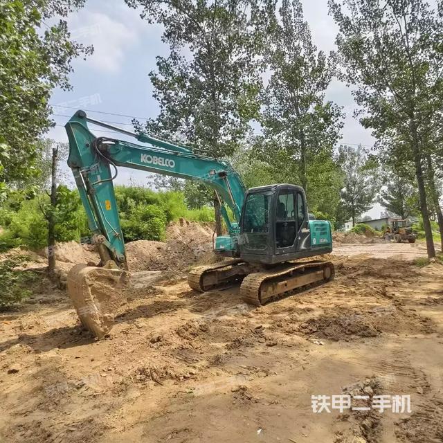 神钢SK140LC-8挖掘机