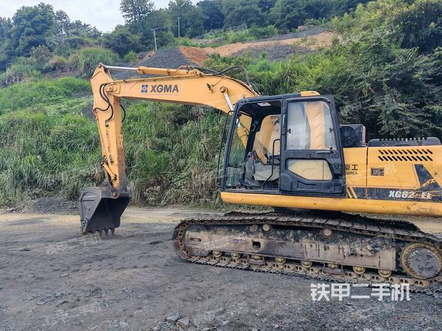 厦工XG822EL挖掘机
