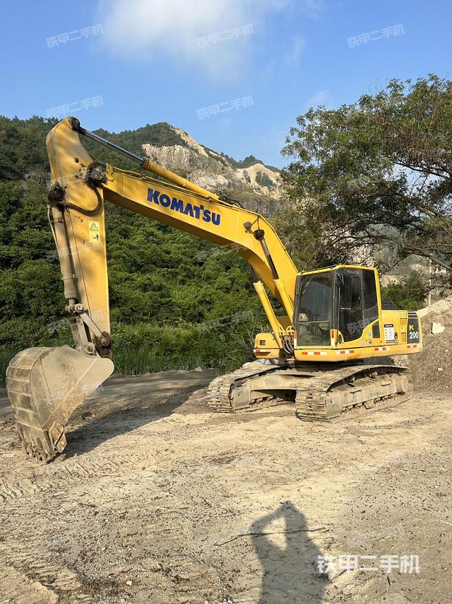 小松PC200-8M0挖掘机