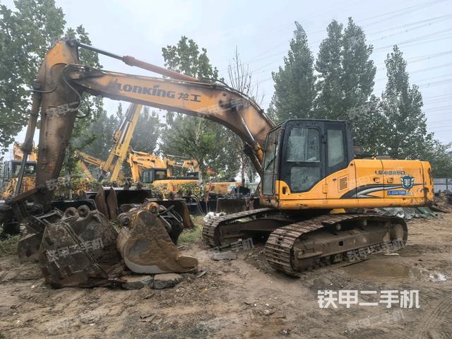 龙工LG6225D挖掘机