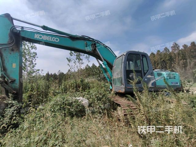 神钢SK200-8挖掘机