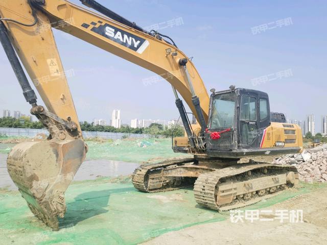三一重工SY245H挖掘機(jī)