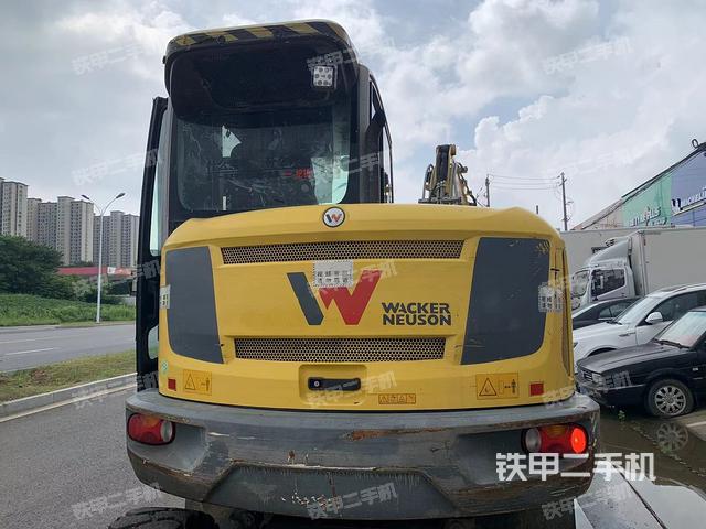 驾驶室顶部（整机外观）