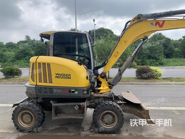 单侧履带整体（整机外观）