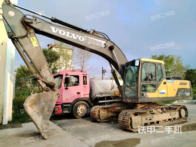 沃尔沃EC200 D挖掘机