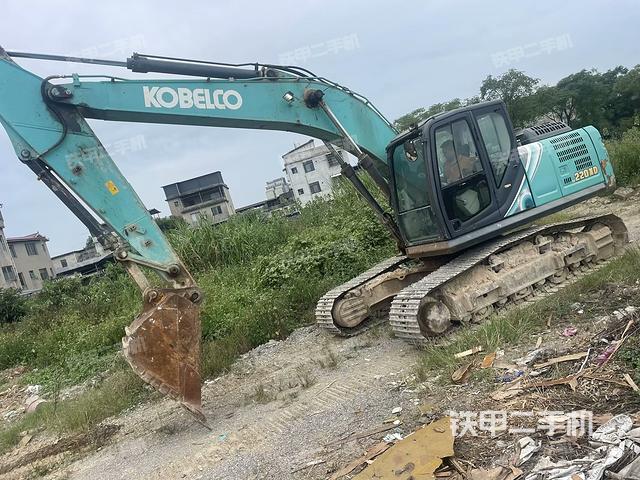 神钢SK220XD-10挖掘机