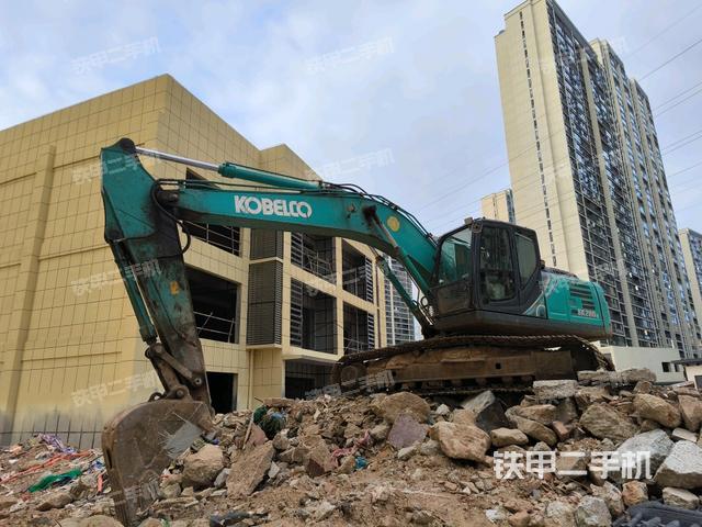 神鋼SK210LC-10挖掘機(jī)