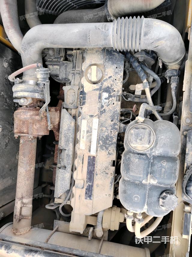 发动机室（上车部件）