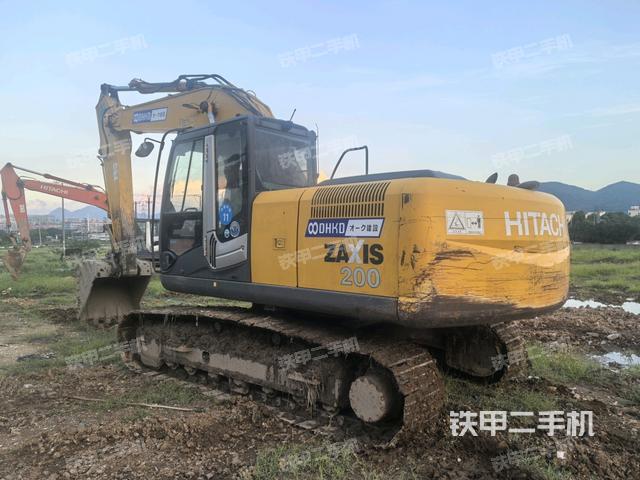 日立ZX200-3挖掘机的设备实拍-第3张实拍照片