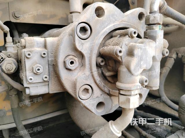 液压泵斜45 左（大件舱室）