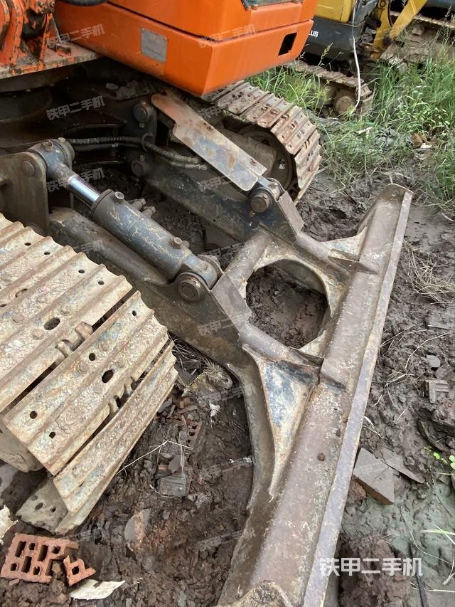 转盘和下车架正前（工作和回转装置）